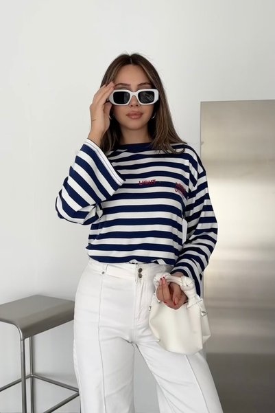 gozdefashion Women's Light Print Detailed Striped Sweatshirt