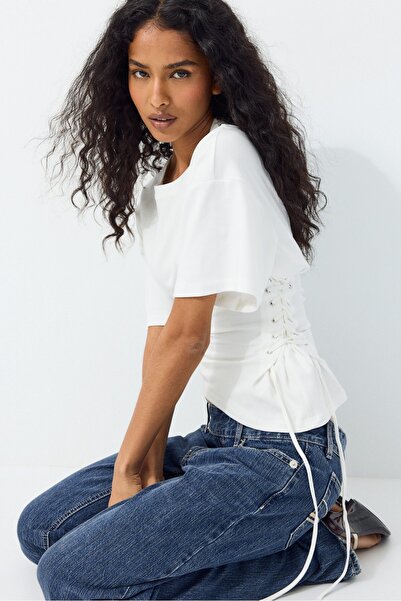 Stradivarius Yanları bağcıklı t-shirt