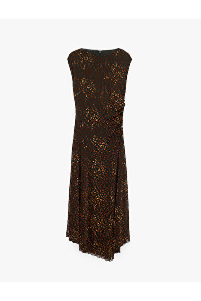 Koton Slim Fit Asimetrik Kesim Drapeli Kolsuz Leopar Desenli Midi Elbise