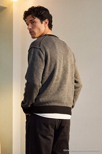 Trendyol Kollektion Anthrazitfarbener Strickpullover mit regulärem Schnitt un...