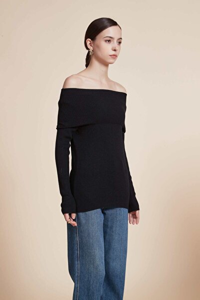 Yola Solid Off-Shoulder Long-Sleeve Top