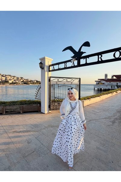 KÜBRA Mevlana Model Puantiyeli Mat Saten Etek - Beyaz