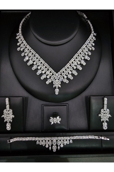 ABAJ Accessory Set / Zircon with a Design of Hanging Leaves