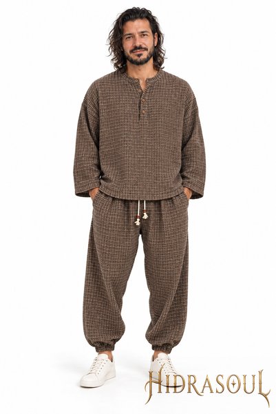 Kahverengi Dokulu Oversize Üst ve Jogger Pantolon İkili Takım