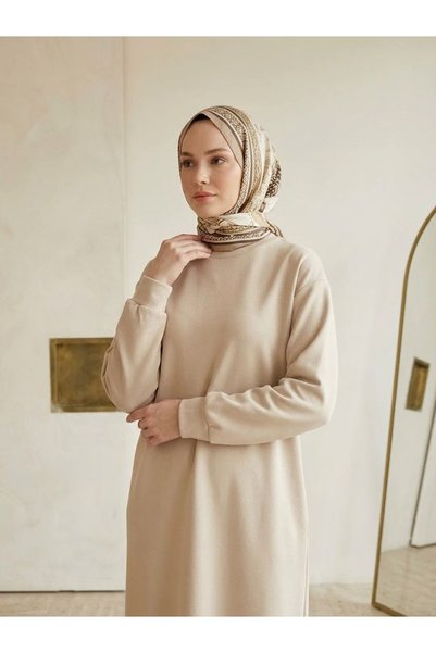 Lunsera Store فستان أويشو بتفاصيل أكمام مزينة - بيج