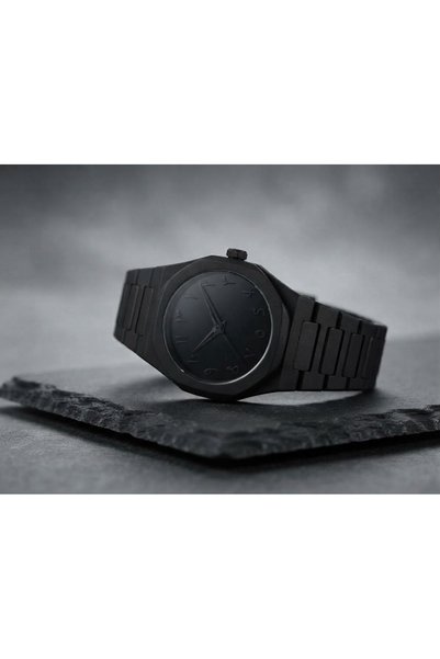 TOGER Bilger onyx orient (refers to the model's black tone and eastern-inspired numeral design).