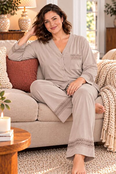 tarzımsüper Women's Plus Size Lace Detailed Stylish and Comfortable Velvet Pajama Set