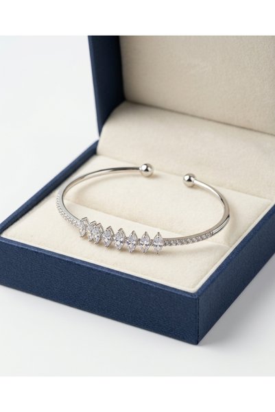 Fashionjewelery Gümüş Renk Mekik Kesim Zirkon Taşlı Açık Kelepçe Bilezik