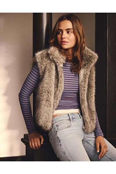 AMERICAN EAGLE AE Faux Fur Vest
