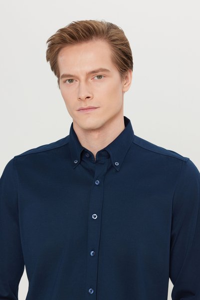 ALTINYILDIZ CLASSICS Erkek Lacivert %100 Pamuk Slim Fit Dar Kesim Düğmeli Yaka Örme Gömlek