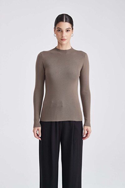 Yola Plain Long-Sleeve Top