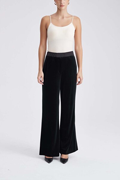 Yola Plain Wide-Leg Long Trousers