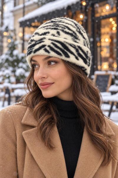 Wearflawless قبعة نسائية ناعمة بنمط حمار وحشي أبيض، قبعة شتوية دافئة بنمط حما...