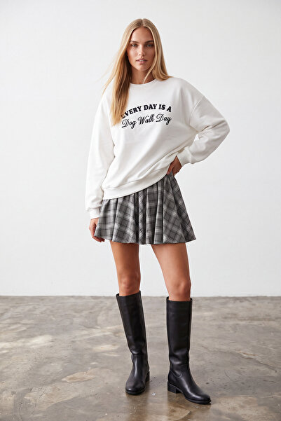 Trend Alaçatı Stili Hanorac alb cu nervuri, cu decolteu tip crewneck, imprima...