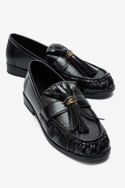 LuviShoes Marston Black Wrinkled Patent Leather Tasseled Women's Loafer Shoes