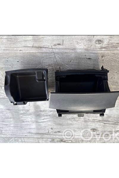 Mercedes Benz Scrumiera CClass W203 cod A2036800852