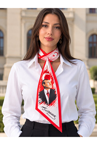 EMAYS DESIGN Atatürk Portreli ve İmzalı Kırmızı Beyaz Türk Bayrağı Desenli Ka...