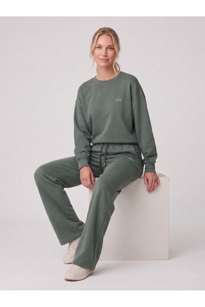 Noe Collection Women's Crew Neck Long Sleeve Tracksuit Set Comfortable Fit Loose Leg Two-Piece Sportswear