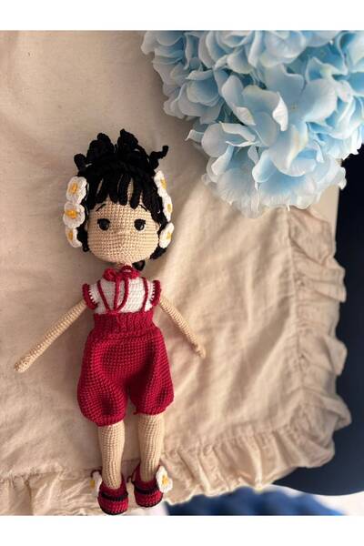 VELORİO TASARIM Amigurumi Kırmızı Tulumlu Kız ❤️ Minik, sevimli ve tamamen el...