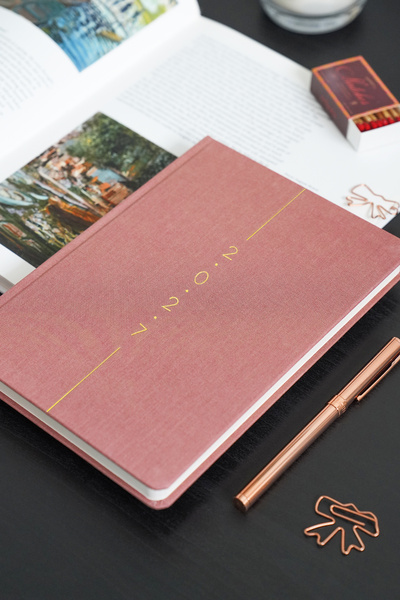 Matt Notebook 2027 Godina A5 Tjedni Planer od Lepa 15x21 cm - 12 Meseci Roze