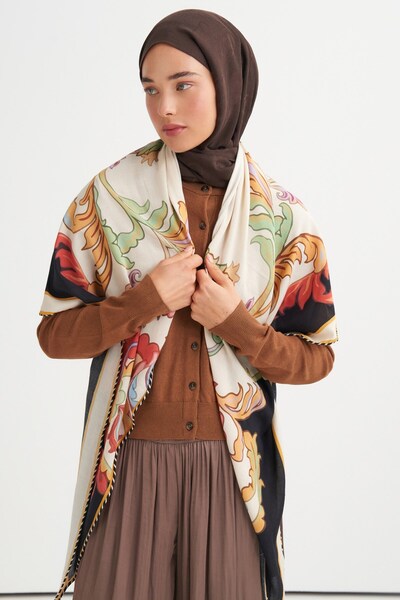 carell Floris Pattern Reniva Tencel Triangle Shoulder Shawl Black