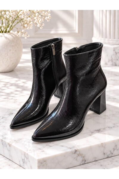 dabab shoes حذاء نسائي من YONA مصنوع من الجلد الأسود المجعد ذو مقدمة مدببة وت...