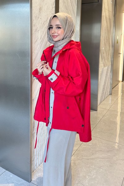 Ovn. Calista Kapüşonlu Çıtçıtlı Kısa Trenç - Kırmızı