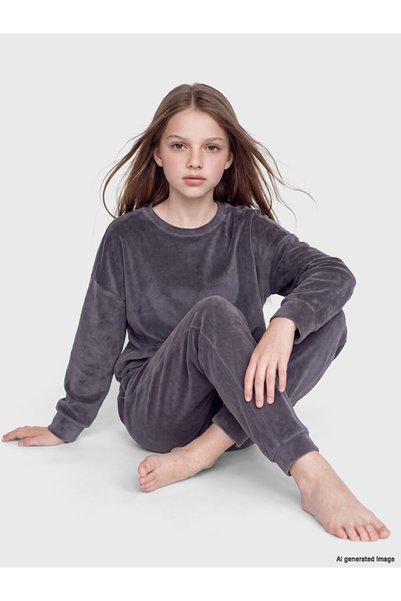 LC Waikiki Ozmarka New Season Gray Crew Neck Girls' Velvet Pajama Set