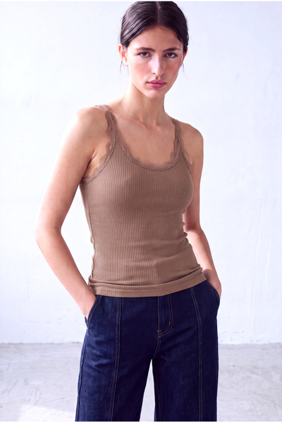 WESTMARK LONDON Γυναικείο T-Shirt σε χρώμα άμμου με λουράκια από βισκόζη, αμά...