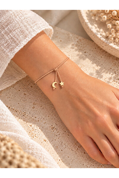 Femenino Adjustable Bracelet with Moon and Star Charm Detail