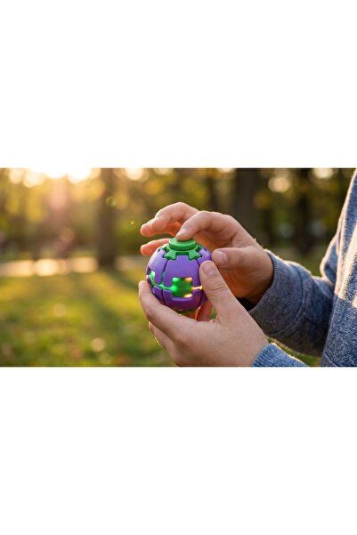 Generic Brand Ball Spinner Fidget Toy with Light | Sensory Stress Relief Fidget Toy for Kids & Adults - Purple Colour