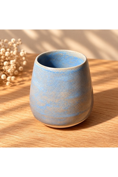 Ranowa Ceramic Ranowa Blue Haze El Yapımı Stoneware Kulpsuz Kupa – Mavi Bej B...