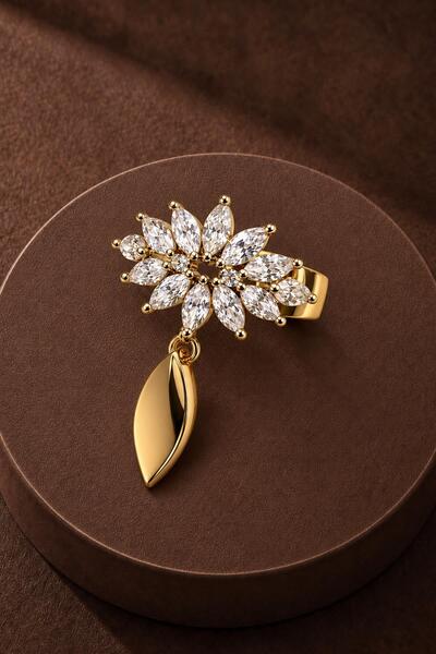 New Obsessions Çiçek Taşlı Gold Kıkırdak Küpe