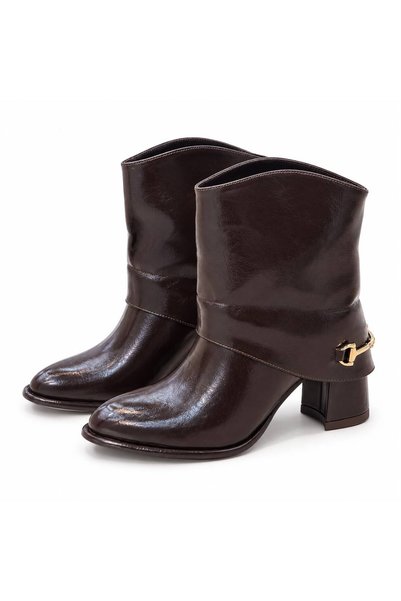 PATRON SHOES حذاء نسائي بطول الكاحل بكعب مربع مع إكسسوارات معدنية