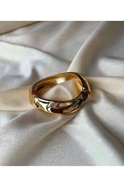 Generic Brand Curved Gold Steel Handcuff Bracelet