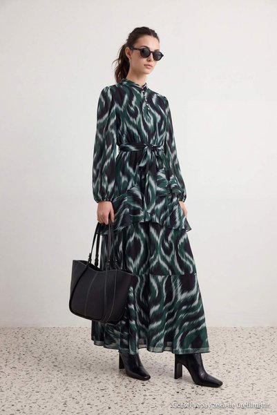 Trendyol Modest Rochie Hijab din șifon țesut, verde-multicoloră, cu guler geo...