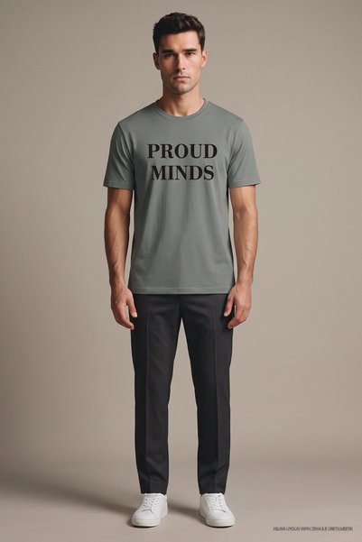 Maccali Kaki zelena muška majica sa otisnutim motivom "Proud Minds" i širokim...