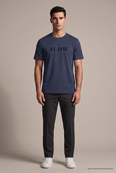 Maccali Tricou pentru bărbați, albastru marin, cu imprimeu Slow Living, cu gâ...