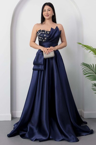 PULLIMM Strapless Neckline Satin Dress with Stones on the Chest Ecr5808