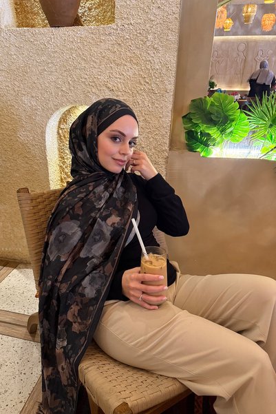 cs camellia scarf Красив шал Kraş - черно-бежов