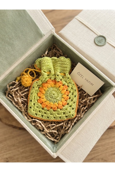 GENCATELİER Handmade Knitted Daisy Flower Motif Drawstring Mini Pouch and Jew...
