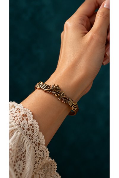 Begora Adjustable Vintage Women's Copper Bracelet with Bronze Flower Detail