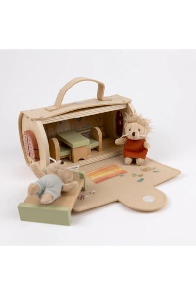 Egmont Toys Joc de rol Mini casuta din lemn cu personaje miniaturale,