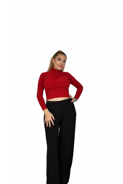 Genel Markalar Kadın Dik Yaka Omuz ve Bel Pileli Uzun Kollu Crop Bluz