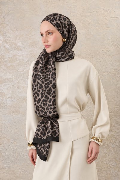 SilkTouch شال كراش بنمط الفهد الأسود