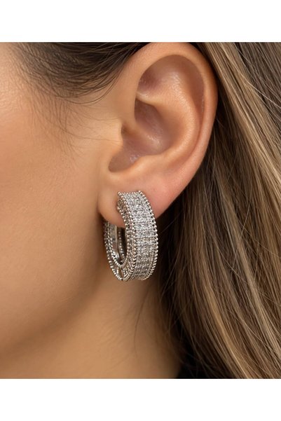 Işıltılı Taşlı Geniş Halka Küpe – 14K Altın Kaplama