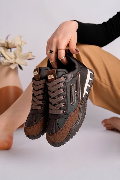 Madam Tarz CRT-51 أحذية رياضية ذات نعل مسطح