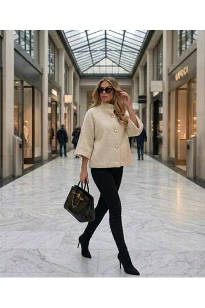 Azara Jachetă din tricot Adriana, cu nasturi decorativi aurii