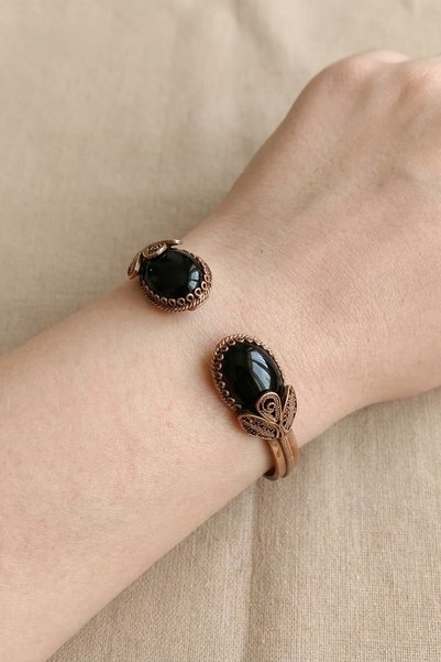 elinasaccessories Bakır Telkari Siyah Oniks Taşlı Lale Motifli Düz Kelepçe Bi...