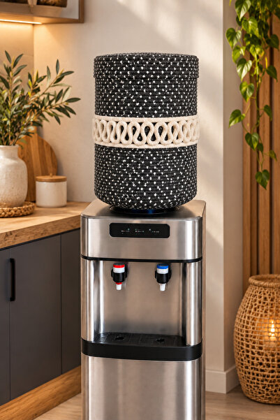Ckdesign Husă pentru dozator de apă, realizată manual, albastru marin cu pete, cu detalii decorative din macrame crem, 19 litri